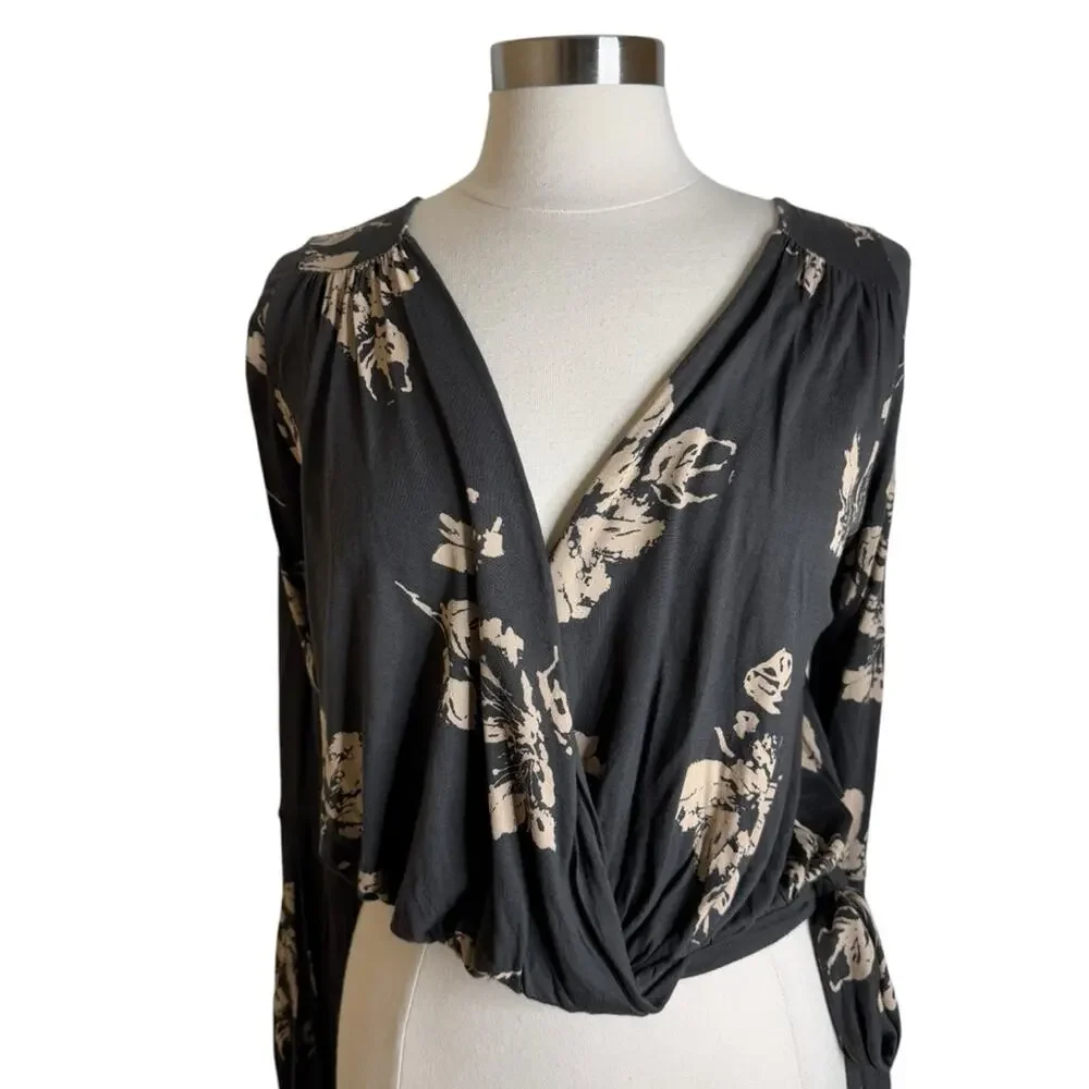 Free‎ People Fiona Surplice Crop Top with Open Bell Sleeves Women's Size Small